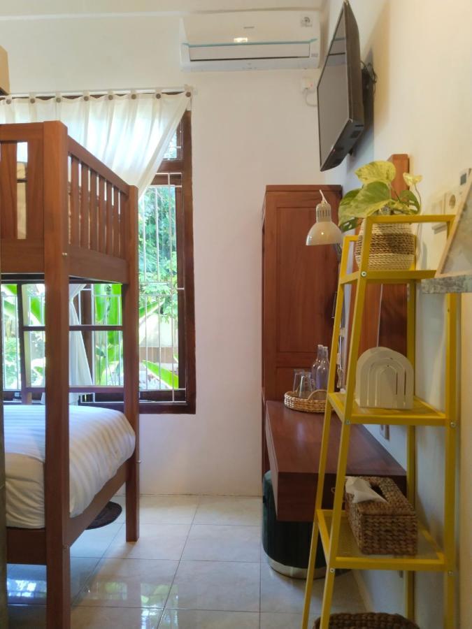 Inn House Homestay Dadapan Buitenkant foto