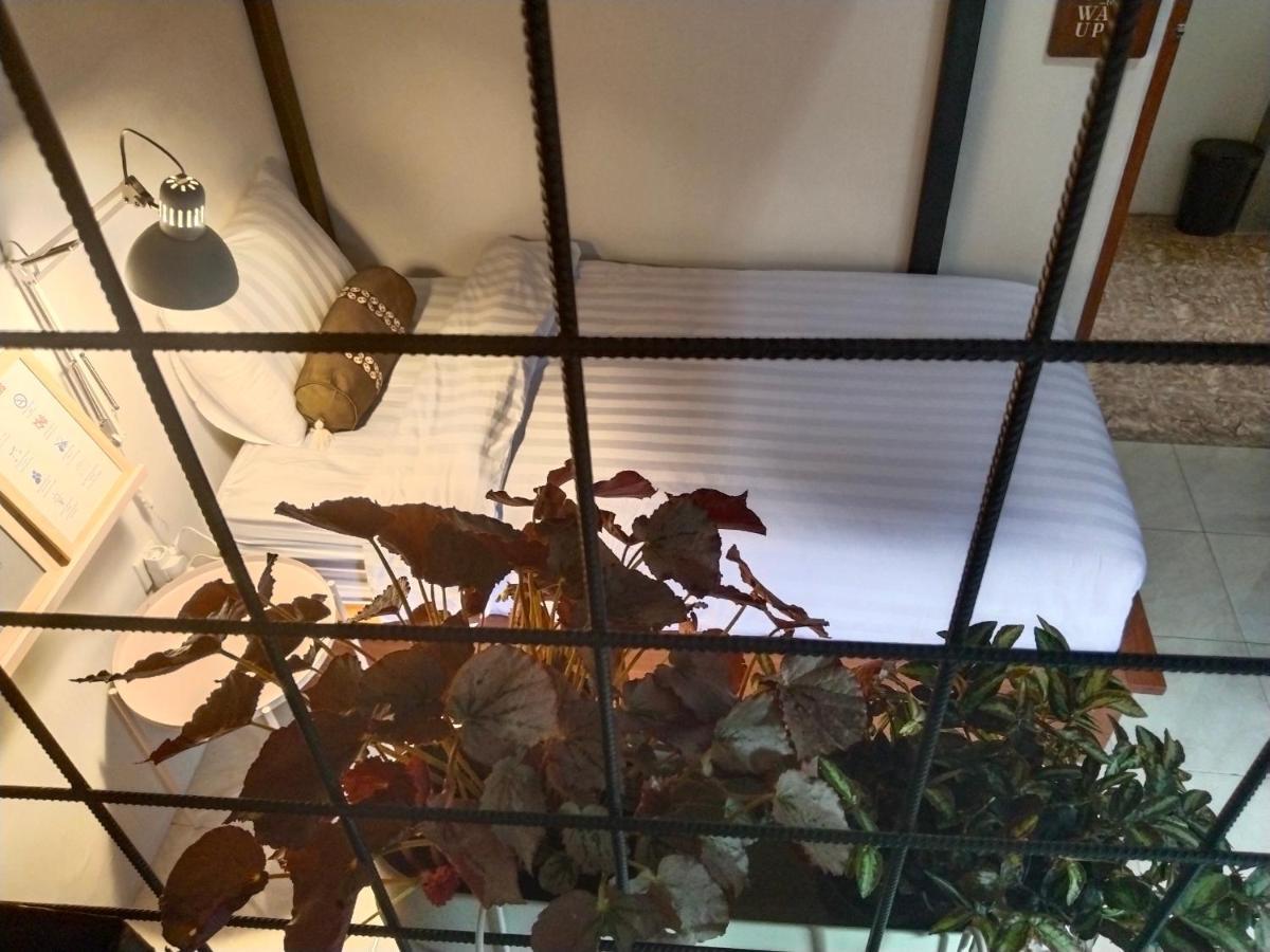 Inn House Homestay Dadapan Buitenkant foto