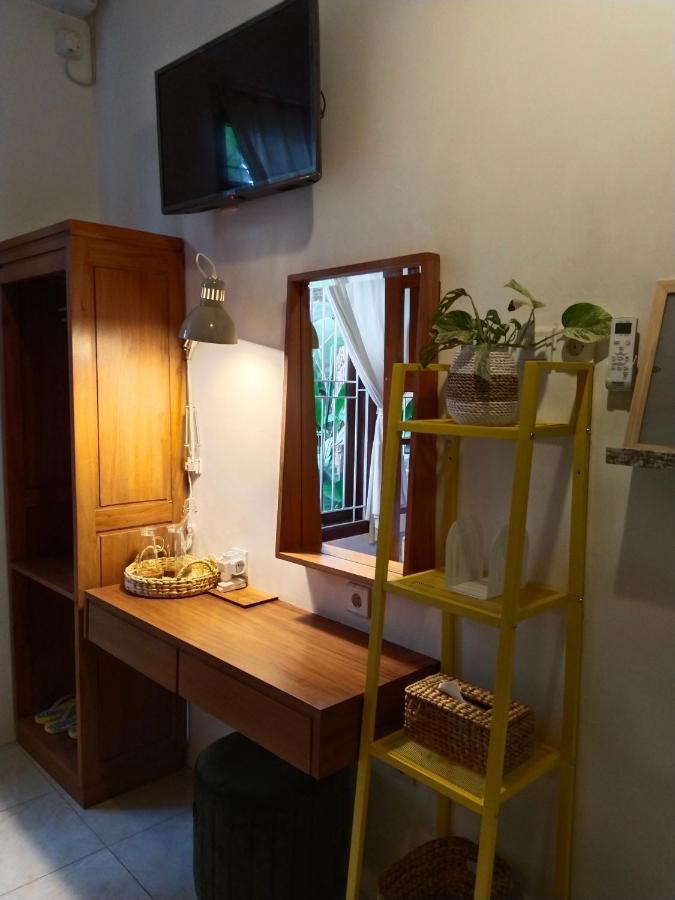 Inn House Homestay Dadapan Buitenkant foto