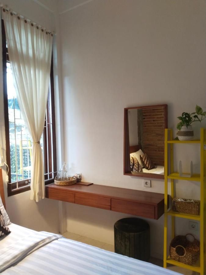 Inn House Homestay Dadapan Buitenkant foto