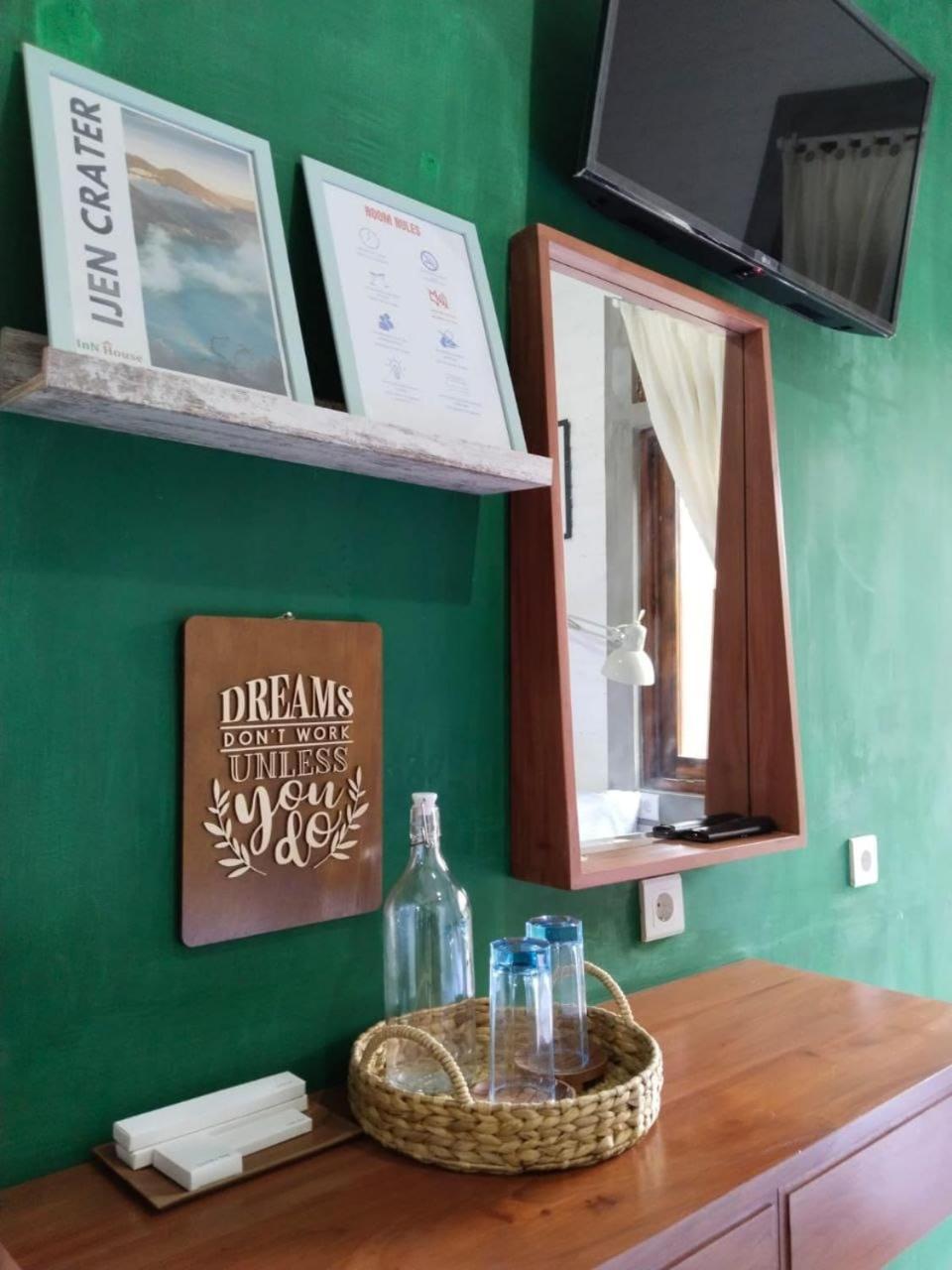 Inn House Homestay Dadapan Buitenkant foto