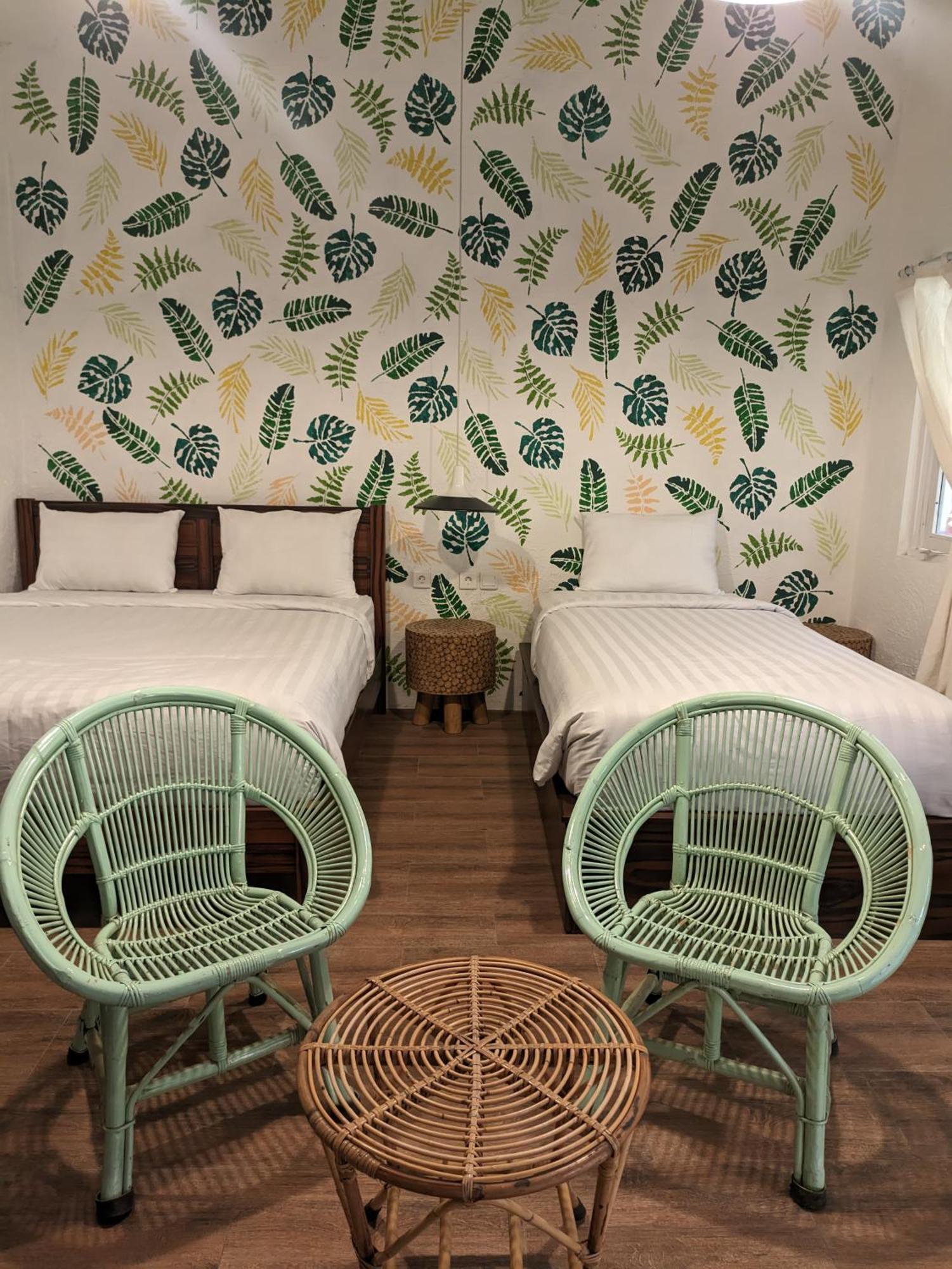 Inn House Homestay Dadapan Buitenkant foto